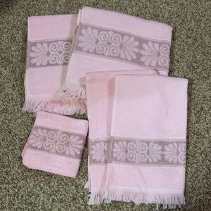 Vintage Cannon Monticello towel set